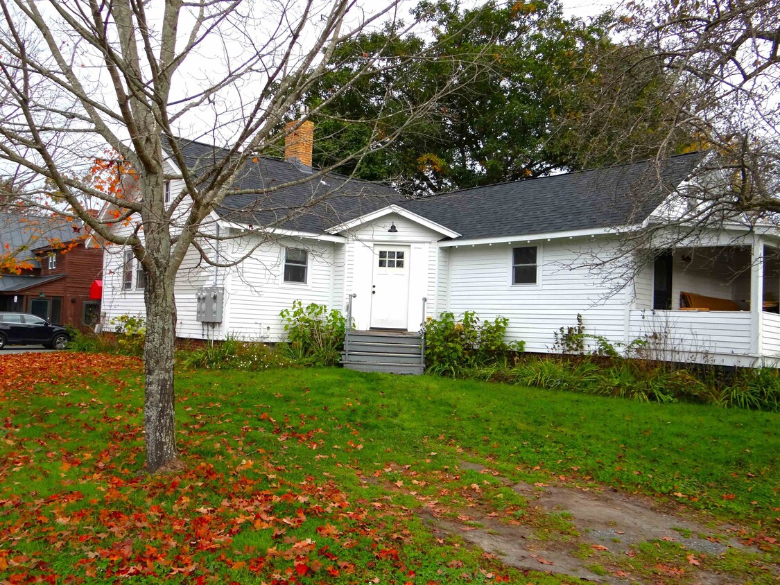 Primary Photo - 25 School St