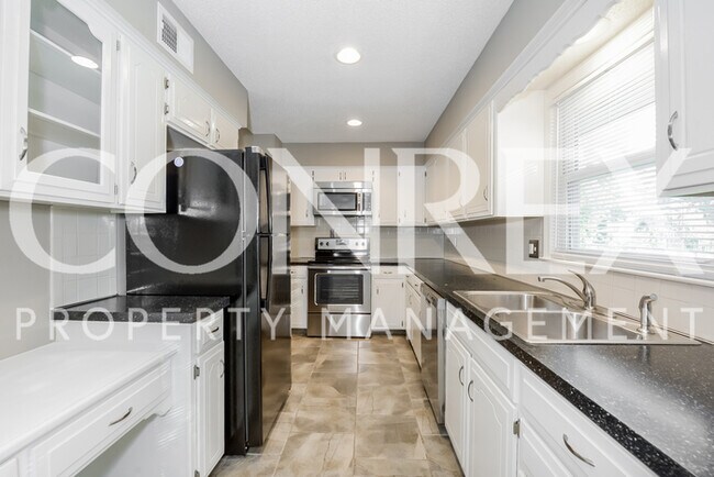 Building Photo - Rare Find in Raymore, Available Now!