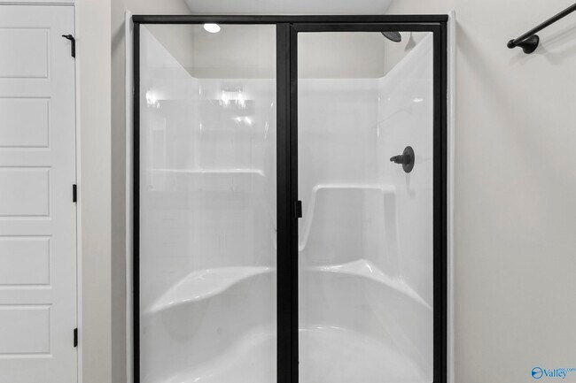 Building Photo - 245 Susan Lynn Dr