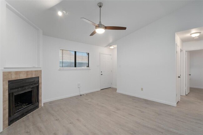 Foto del edificio - 1314 Zephyr Ln