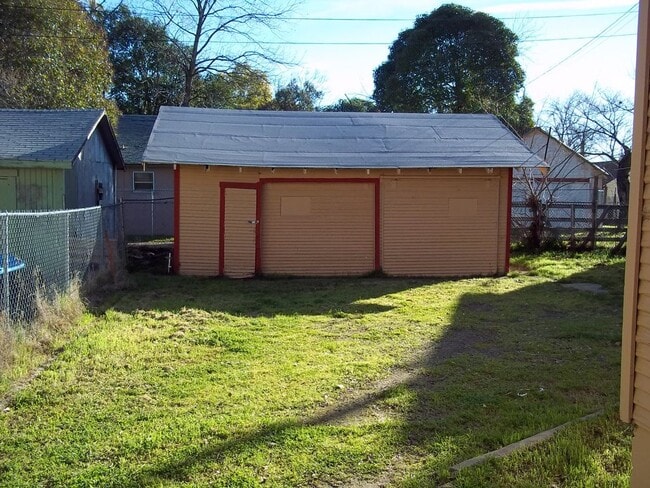 Building Photo - 3235 Myers St