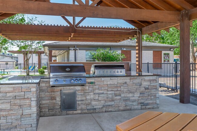 Foto del edificio - 1515 Campbell Rd