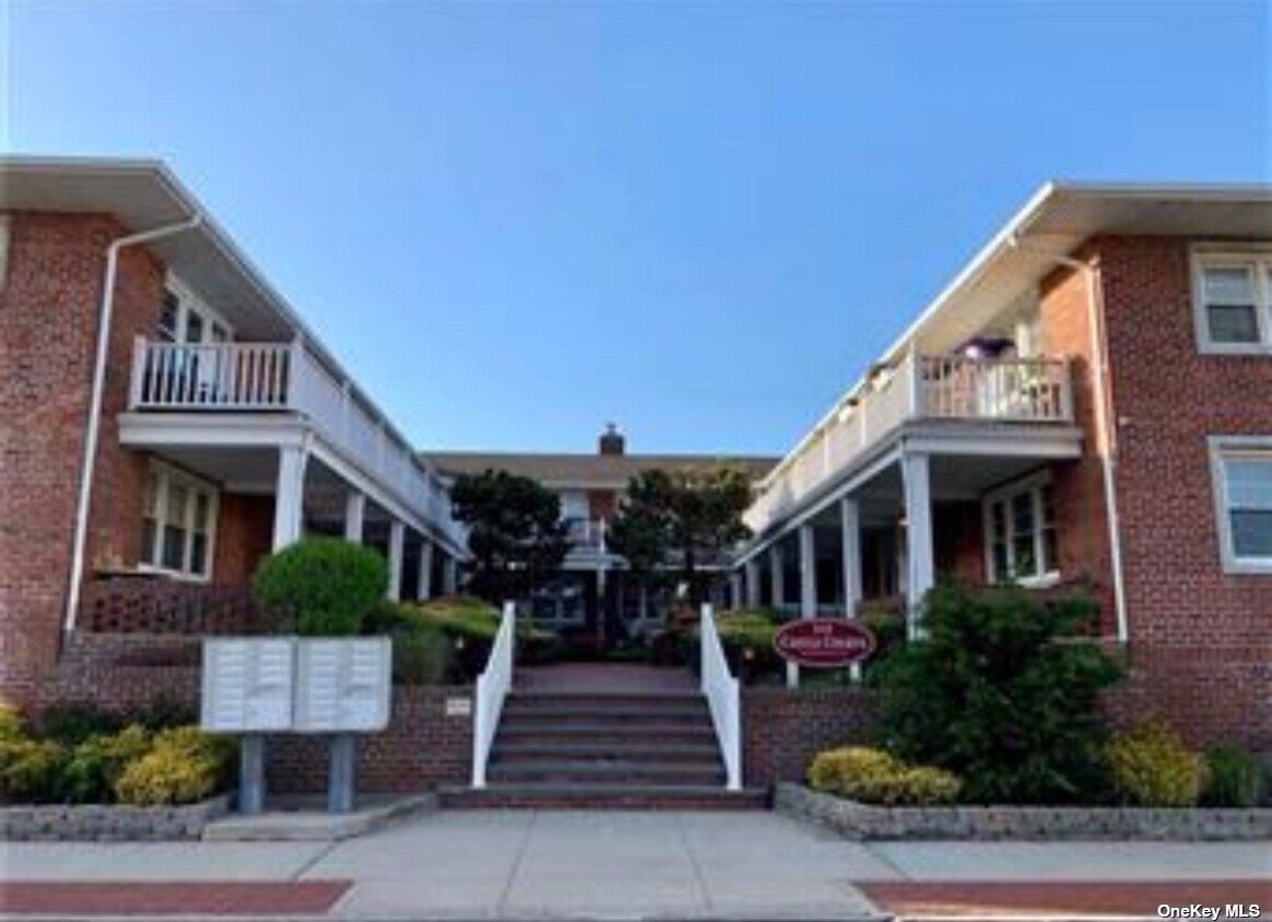 215 W Broadway Unit 1J, Long Beach, NY 11561 Room for Rent in Long