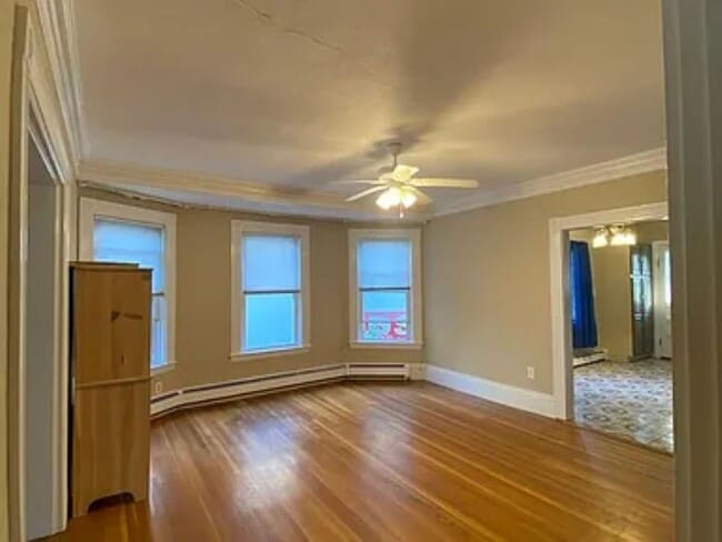 Foto del edificio - Massive Townhouse for 3 Roomies or Family!...