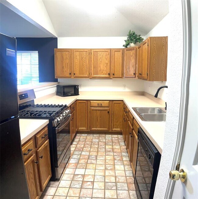 Building Photo - 1747 Windy Park Cir