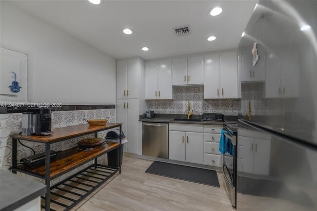 Foto del edificio - 1950 S Ocean Dr