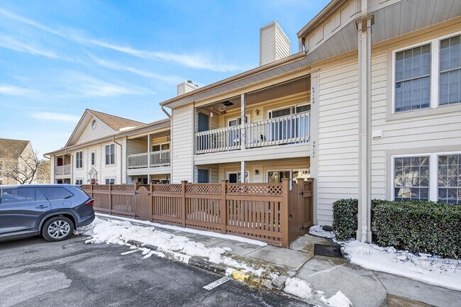 Foto del edificio - Very Nicely Update Condo in Prime Location!