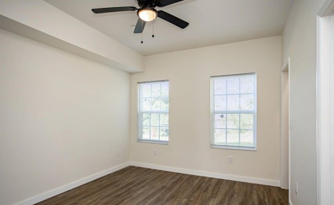 Foto del edificio - 303-365 Barkley Landing Dr