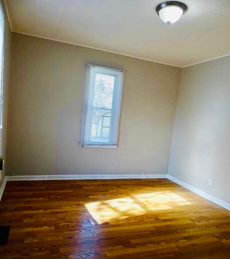 Foto principal - 20525 Woodward St