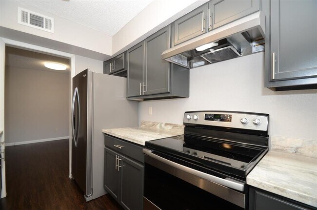 Foto del edificio - 5650 Birchmont Dr