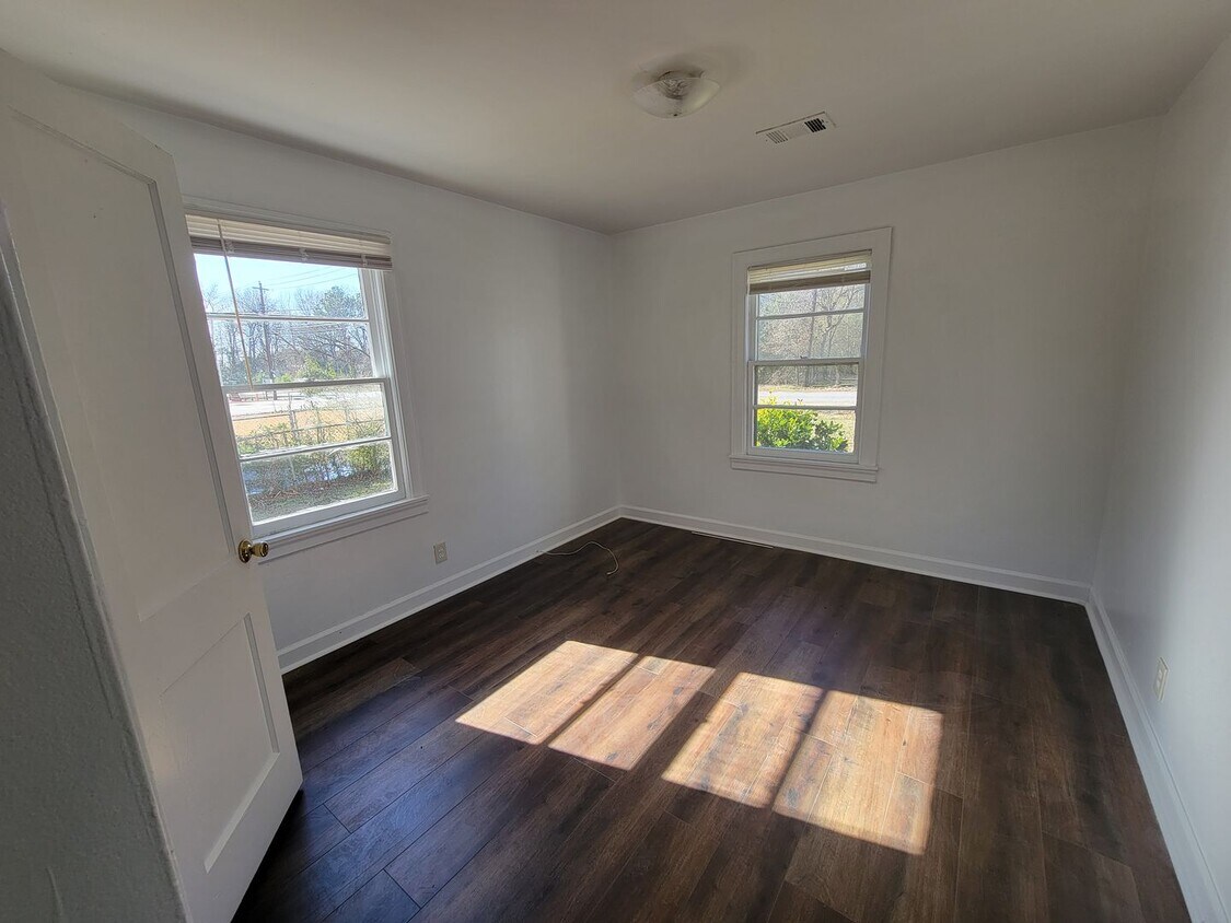 Foto del edificio - 1 BDRM 1 BATH