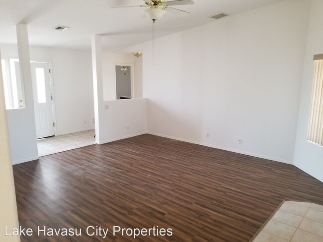 Building Photo - 3 br, 2 bath House - 568 Acoma Blvd N