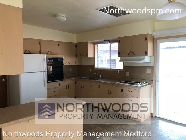 Foto del edificio - 1254 Maple Park Dr