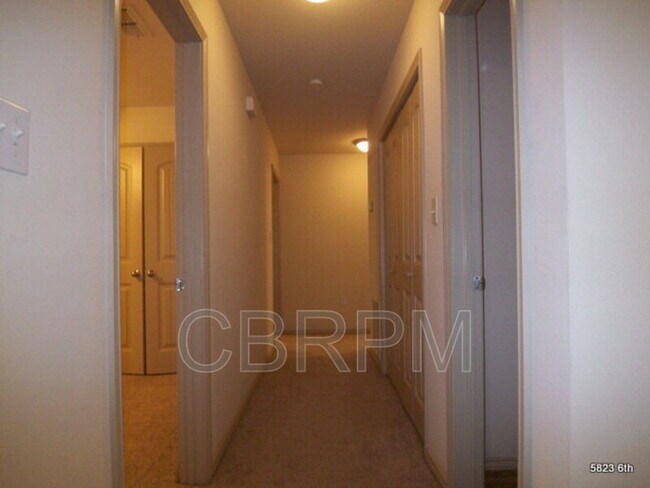 Foto del edificio - 5823 6th St