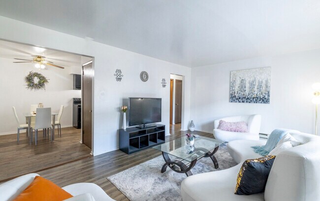 Foto del edificio - 4815 Creek View Rd