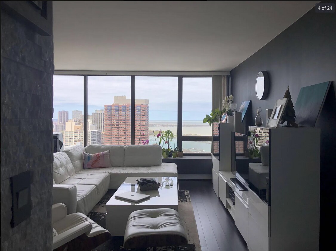 Foto principal - 2800 N Lake Shore Dr