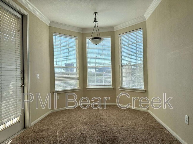 Building Photo - 7575 Kirby Dr