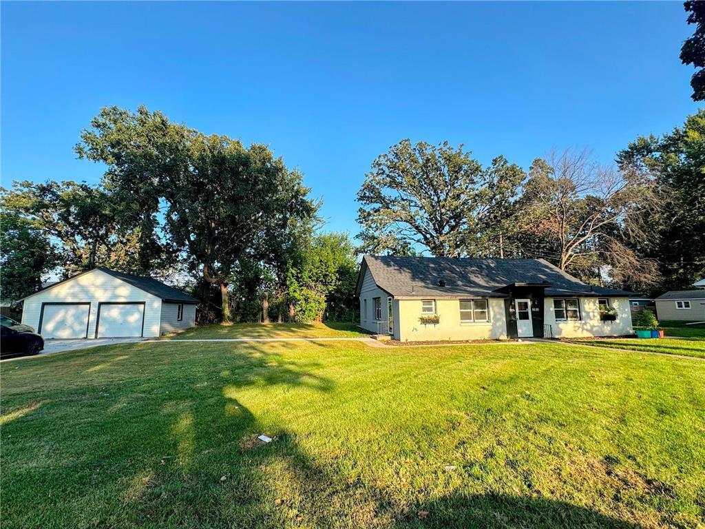 Foto principal - 5020 Welcome Ave N