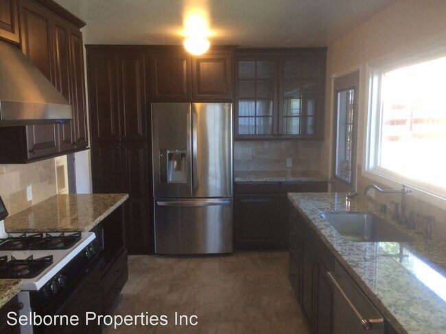 Building Photo - 2 br, 2 bath House - 2034 Junction Ave