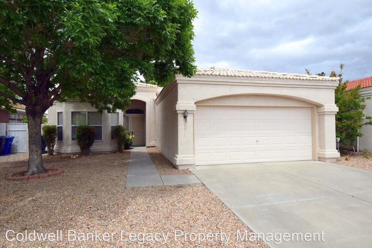 Foto principal - 3 br, 2 bath House - 1027 Salinas St. SE