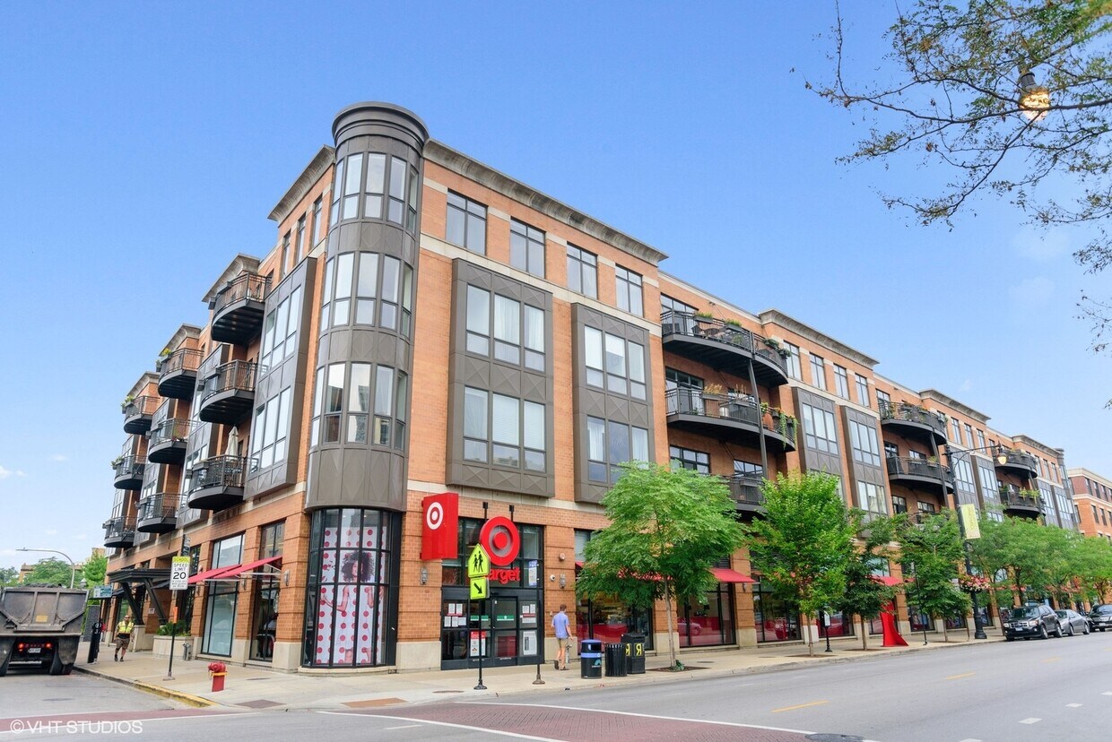 Primary Photo - 600 W Drummond Pl