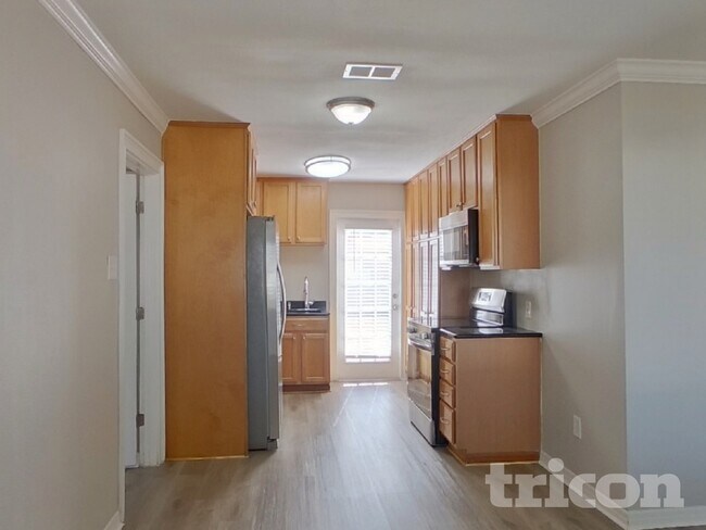 Foto del edificio - 3210 W Tyson Ave