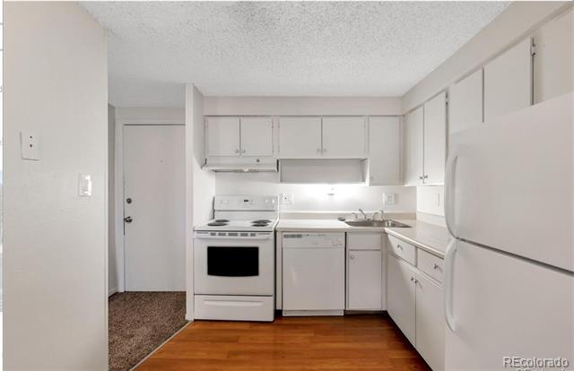 Foto del edificio - 8822 E Florida Ave