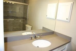 Building Photo - 2227 Highland Hills Dr