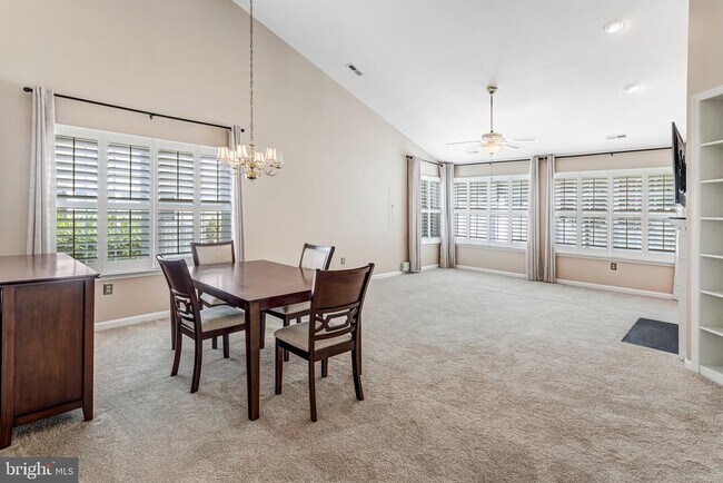 Building Photo - 11333 Savannah Dr