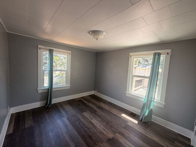 Foto del edificio - 1335 Crescent Ave