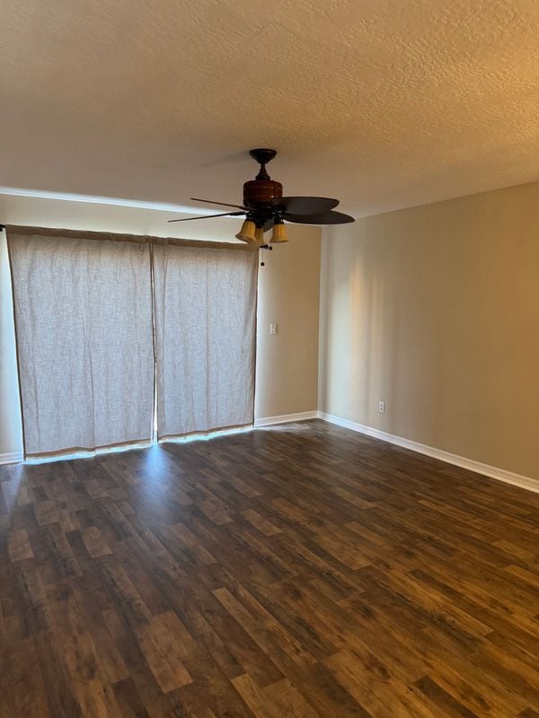 Building Photo - 105 Escambia Ln