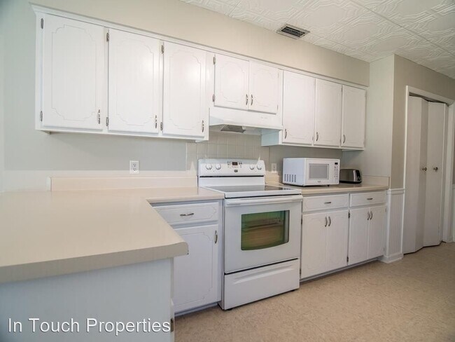 Building Photo - 3 br, 2 bath House - 3949 Foxridge Dr