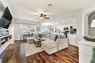 Building Photo - 436 Musgrav
