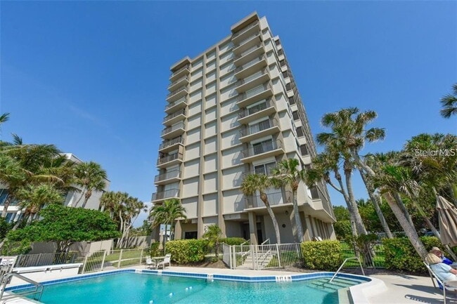 Building Photo - TURNKEY FURNISHED WATERFRONT RENTAL – Live the Island Life on Siesta Key