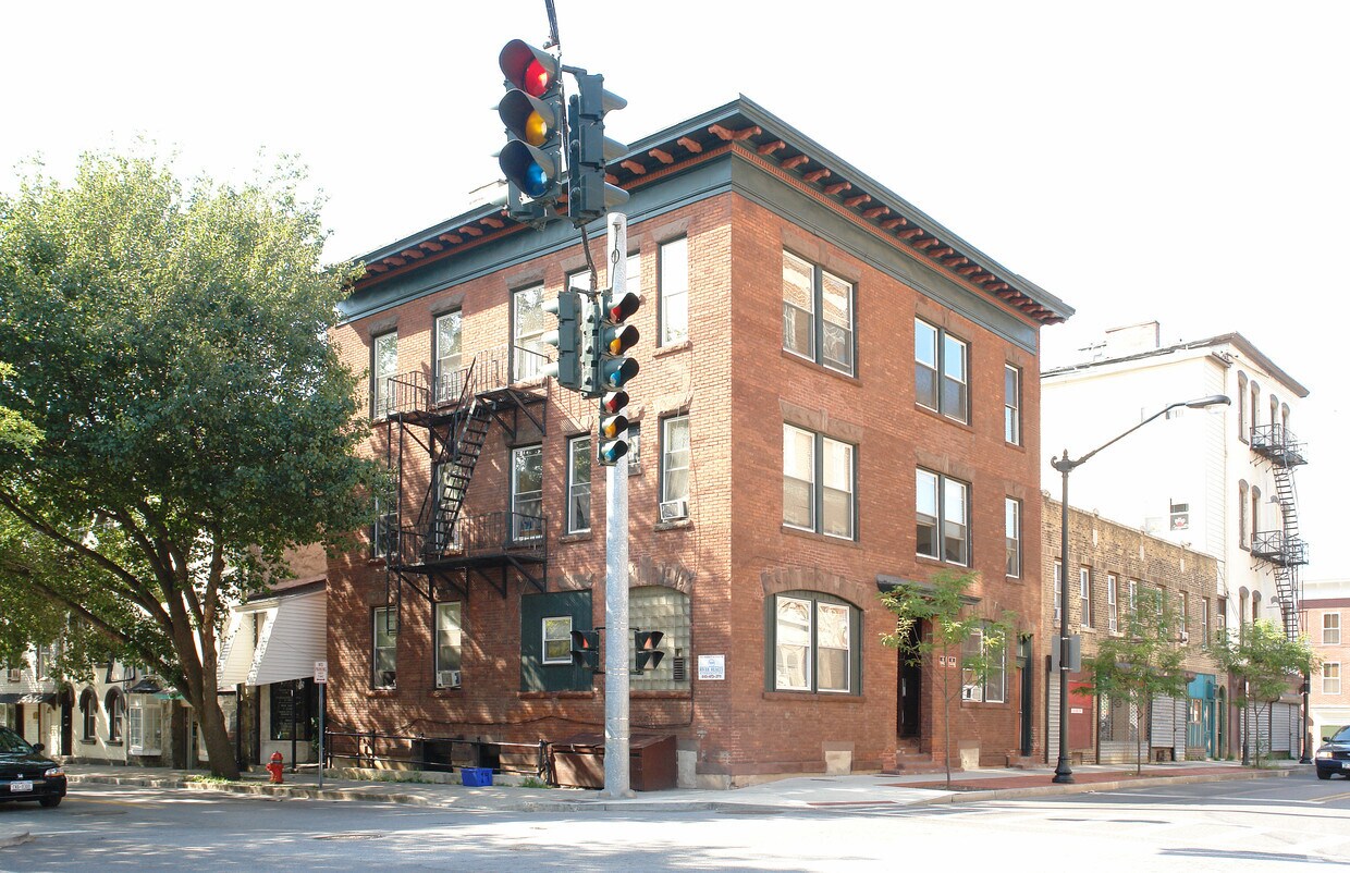 Foto del edificio - 19 S Hamilton St
