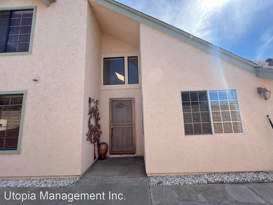 3 br, 2.5 bath House 936 Venice Glen House Rental in Escondido, CA