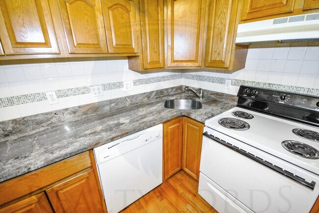 Building Photo - 621 Huntington Ave