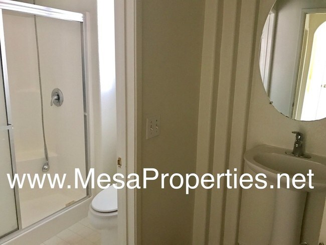 Foto del edificio - 4 Bedroom 3 Bathroom Home in Victorville