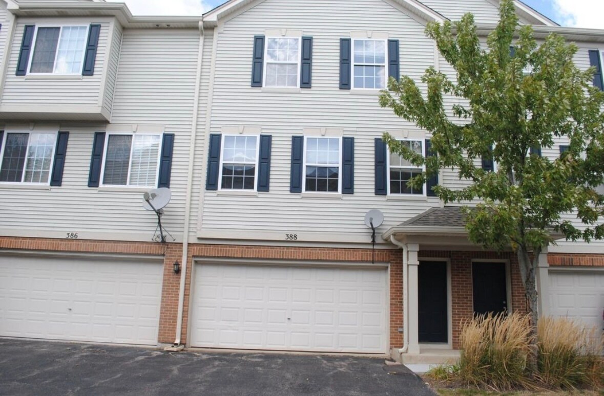 388 Evergreen Cir, Gilberts, IL 60136 Townhome Rentals in Gilberts IL