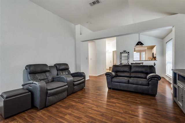 Foto del edificio - 607 Lone Star Park Ln