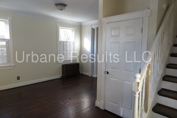 Building Photo - 713 Van Buren St NW
