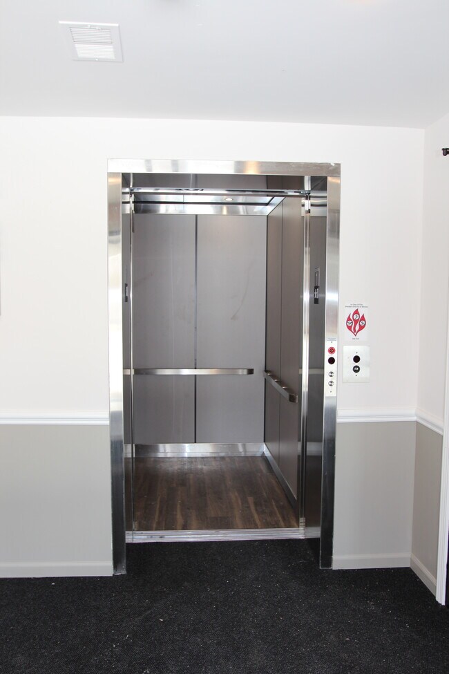 Utica Park Apartments Apartments in Fraser, MI