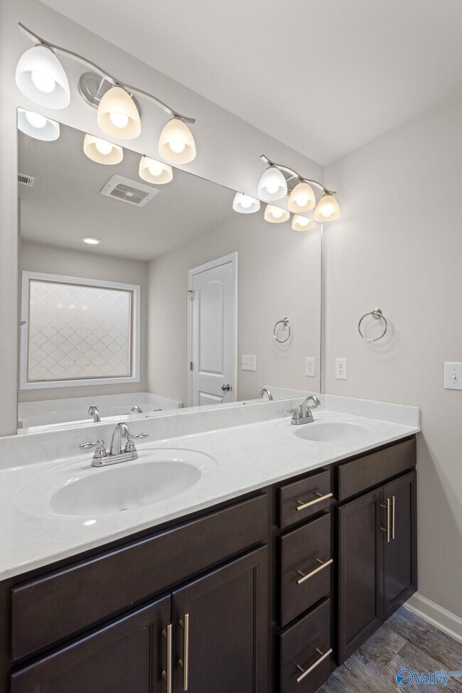 Foto del edificio - 338 Fenrose Dr