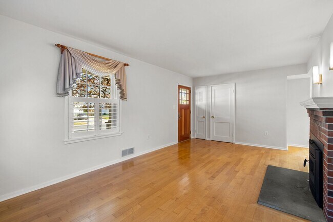 Foto del edificio - 3 Bed 3 Bath - Kensington Craftsman - Move In Ready