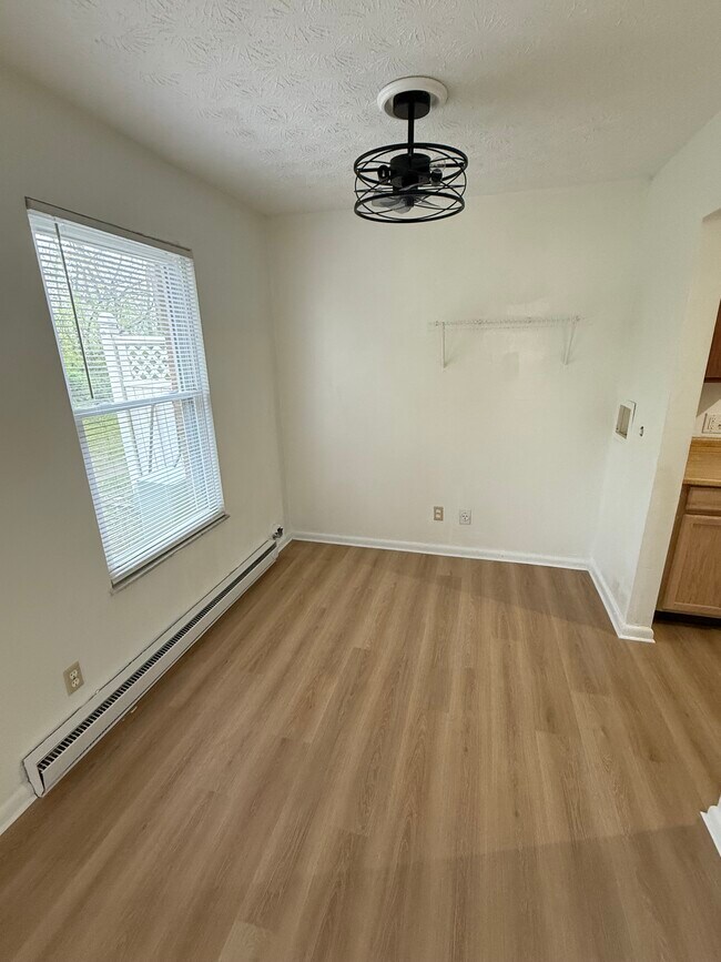 Foto del edificio - 665 Cherry Hill Dr
