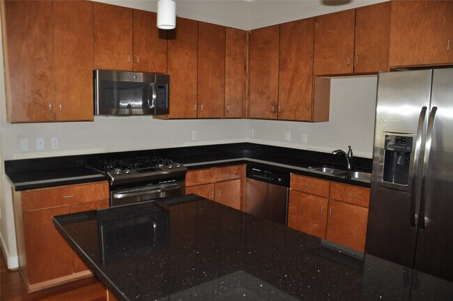 Foto del edificio - 510 Lovett Blvd