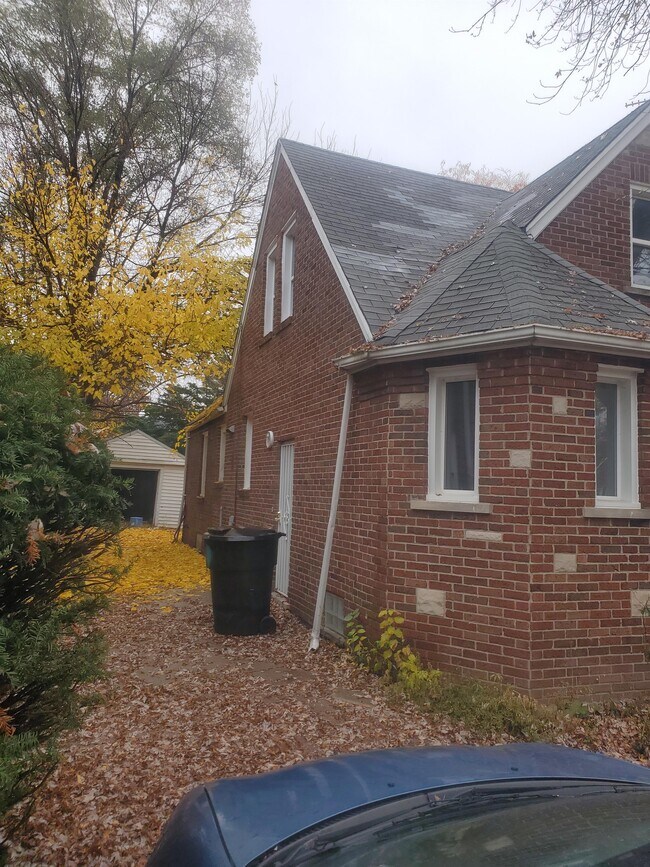 Building Photo - 11102 Courville St