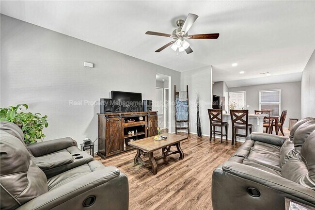 Foto del edificio - 716 NW 70th Ave