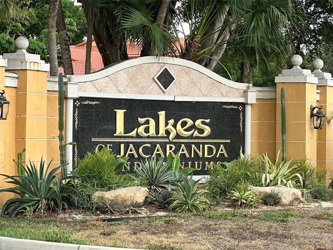 Foto del edificio - 10741 Cleary Blvd