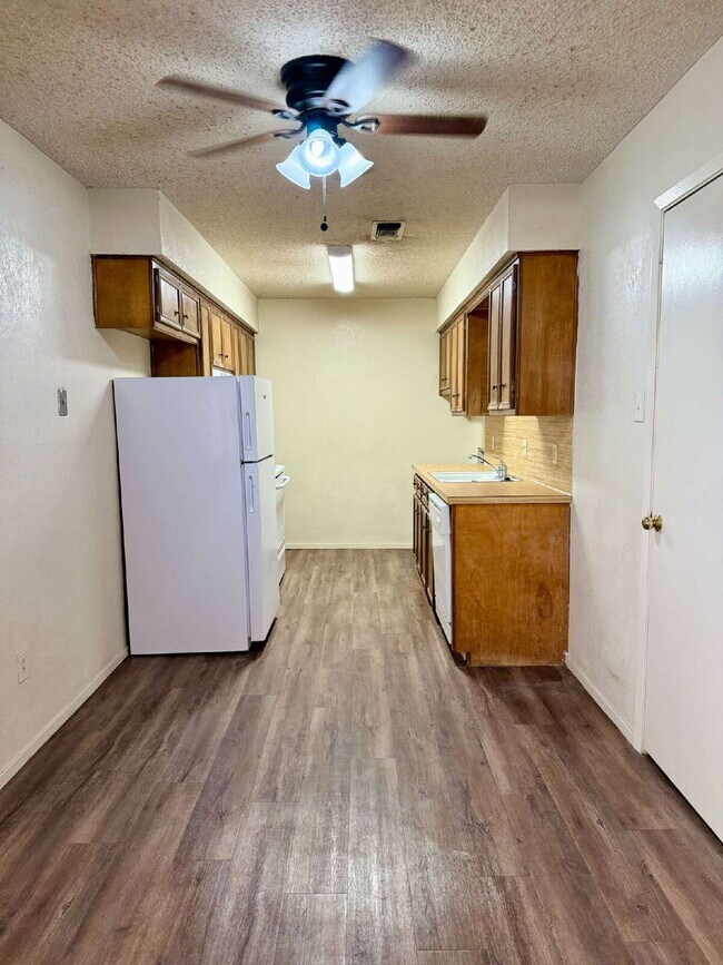 Building Photo - Two Bedroom Located in Frenship ISD!
